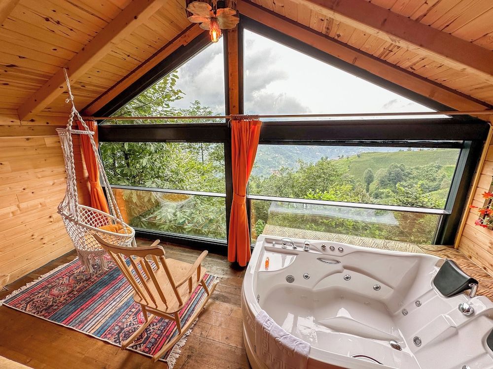 Luxury Bungalow with Jacuzzi-16