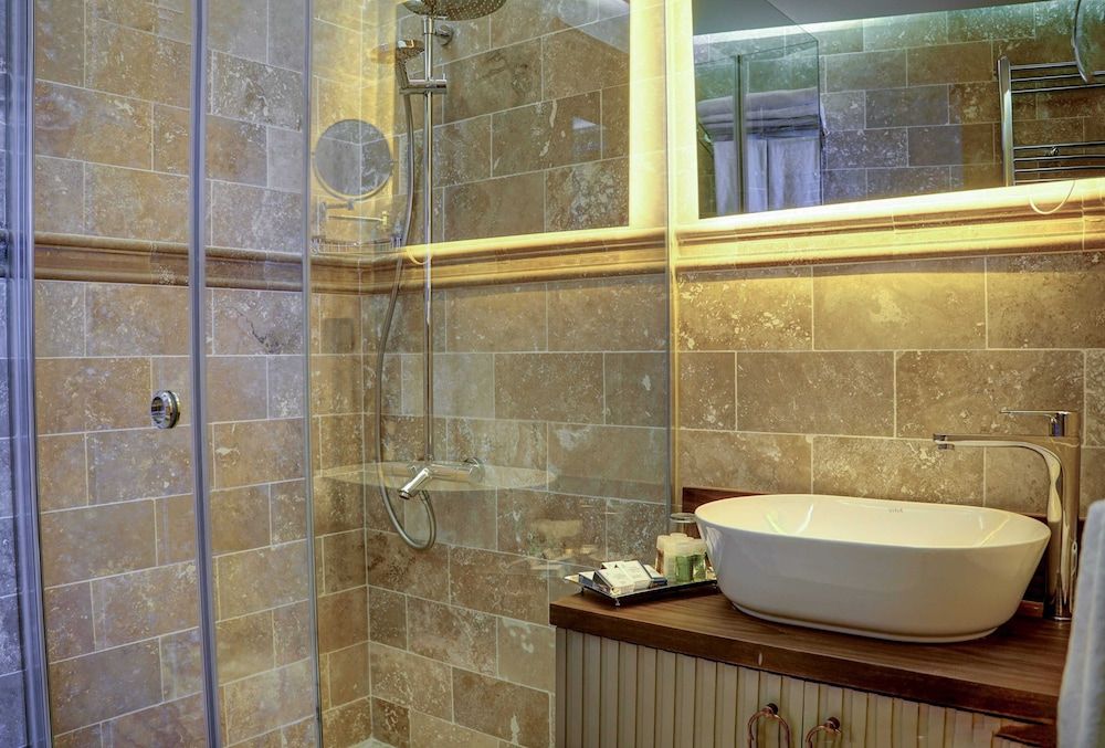 Four Mansions Hotel Deluxe Double Room 10