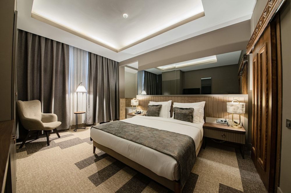 Four Mansions Hotel Suite 3