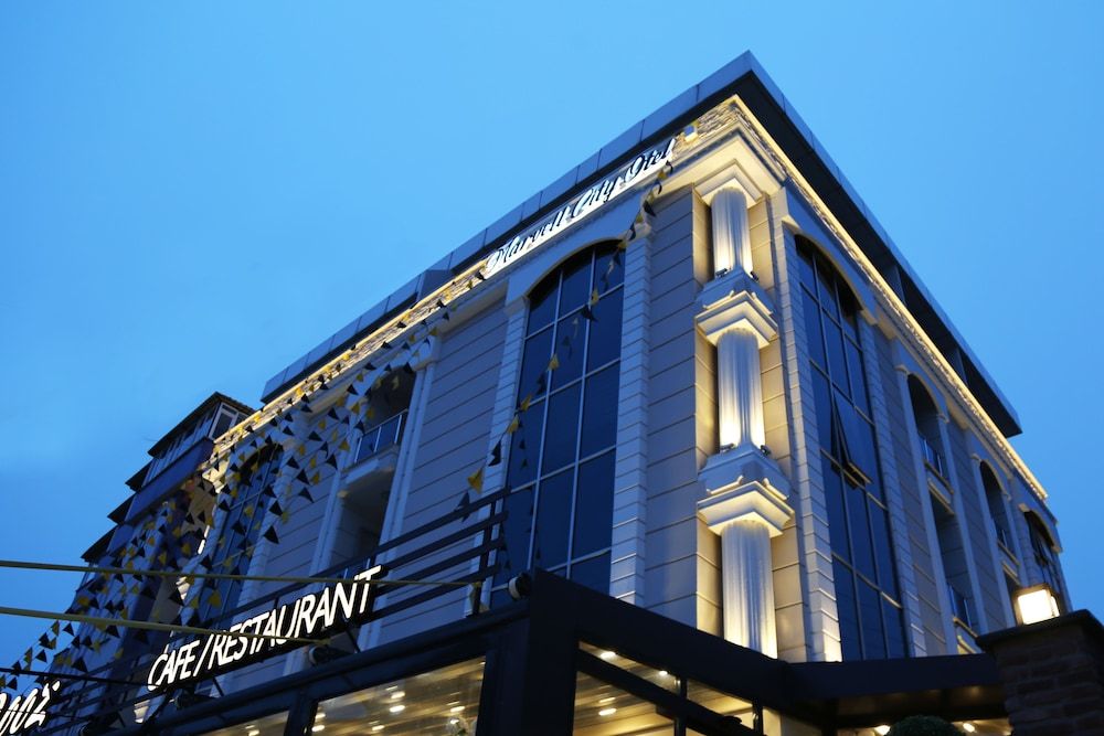 undefined Marvell City Otel 8