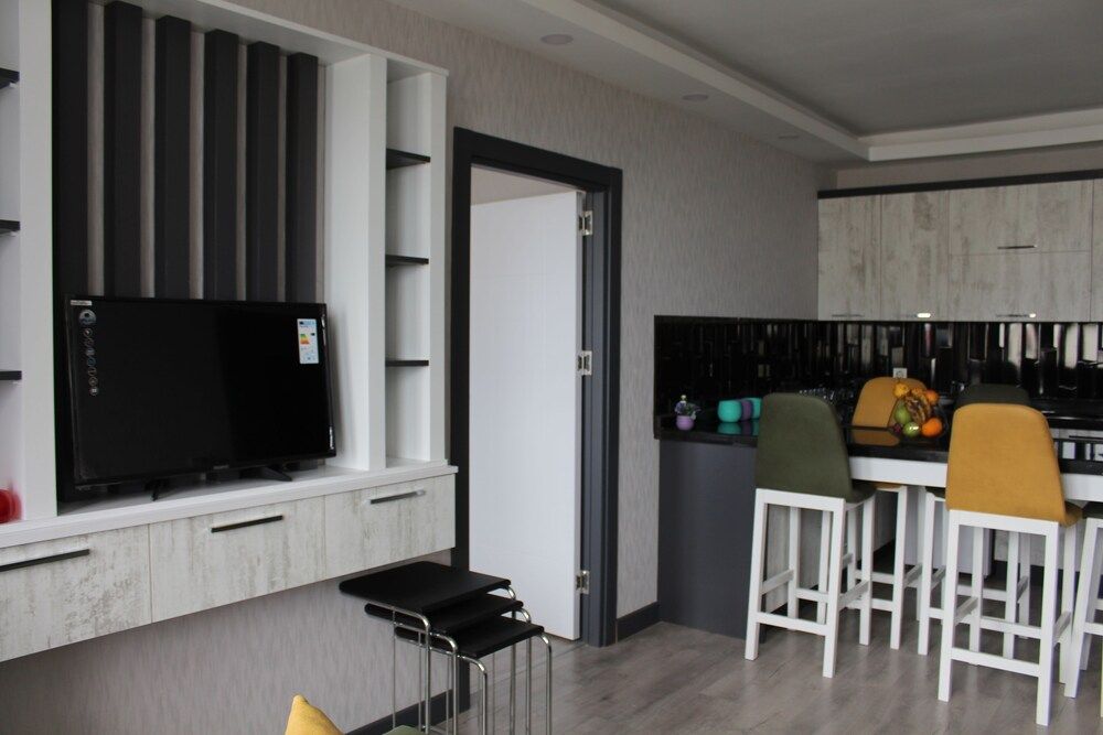 undefined Sweet Home Alhamra 3