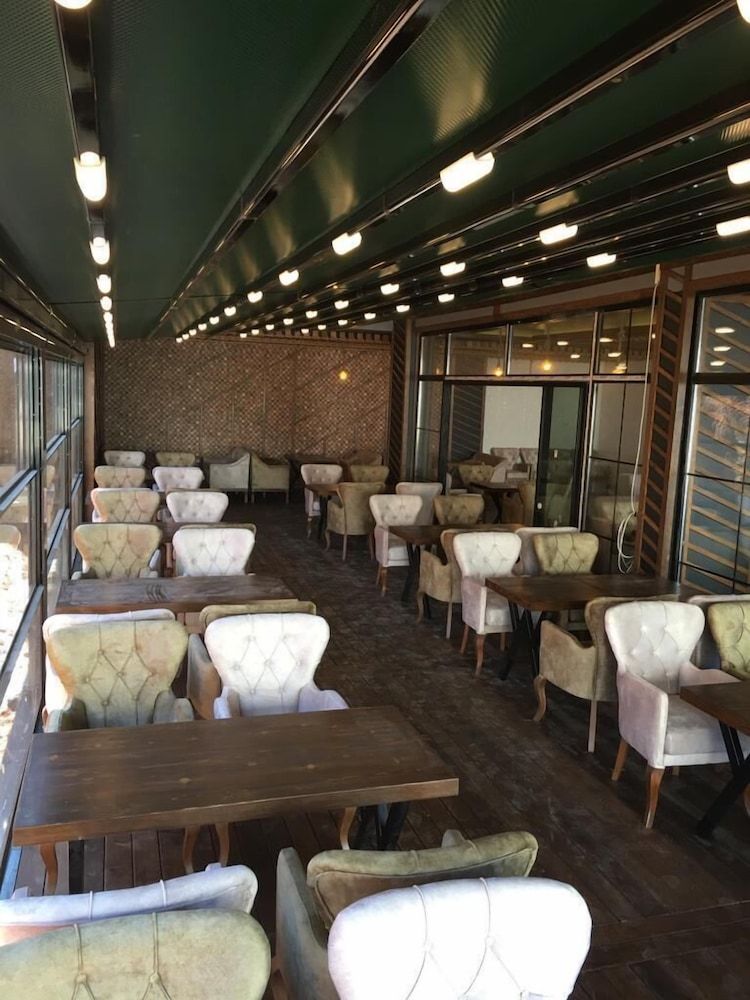 undefined Sweet Home Alhamra 9