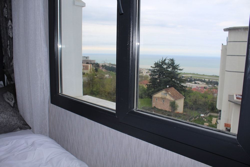 Sweet Home Alhamra Family Apartment, Multiple Beds, Sea View 10