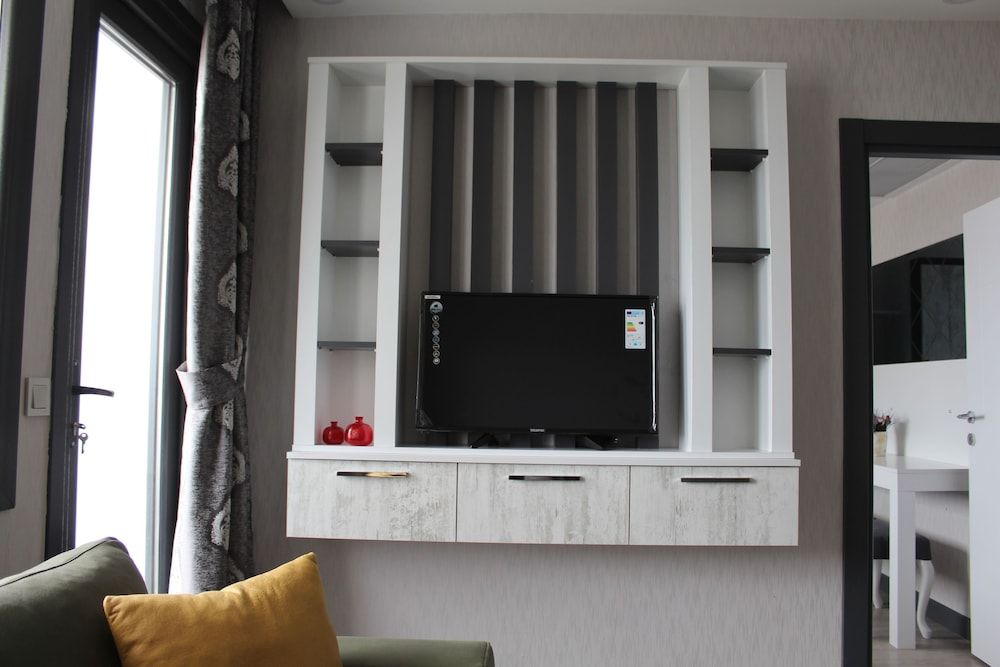 Sweet Home Alhamra Family Apartment, Multiple Beds, Sea View 8