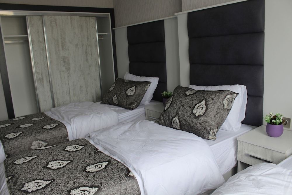 Sweet Home Alhamra Family Apartment, Multiple Beds 4