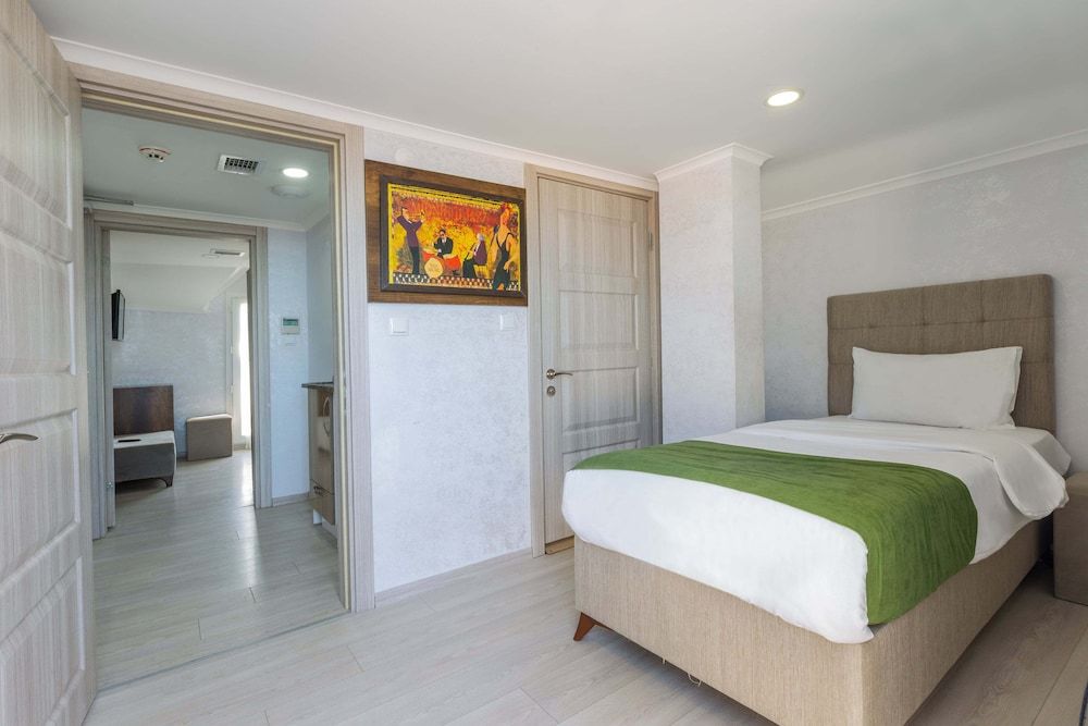 Alya Hotel Business Twin Room