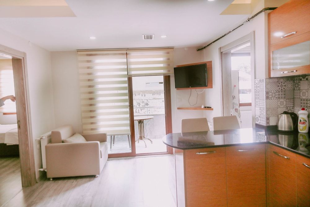 undefined Ince Apart 9