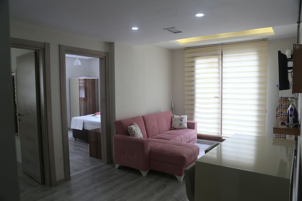 undefined Ince Apart