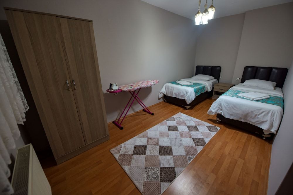 undefined My Guse Suite 8