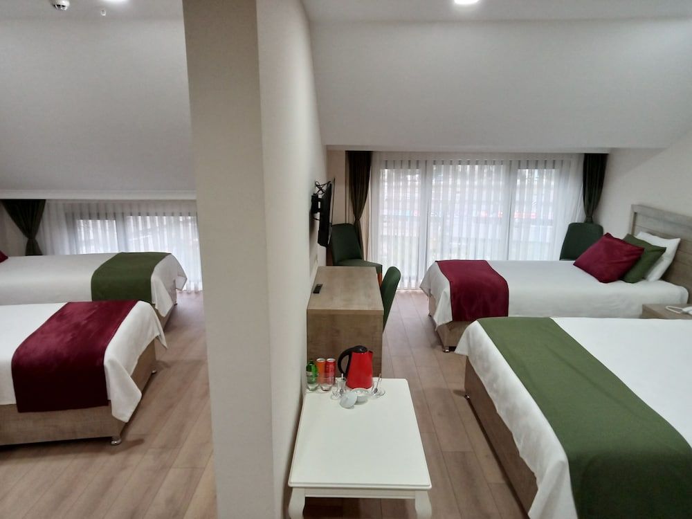 undefined KURT OTEL 6