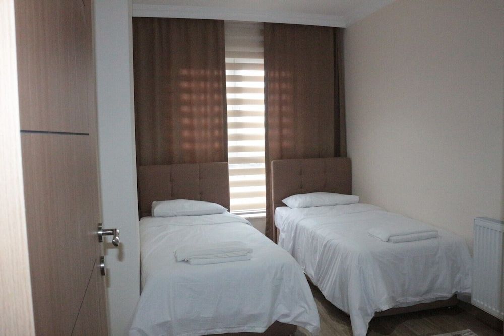 undefined White House Apart 7