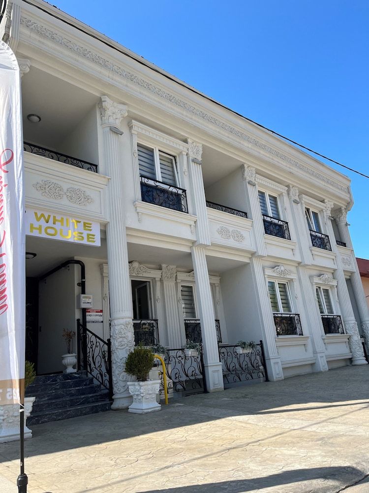 undefined White House Apart 3