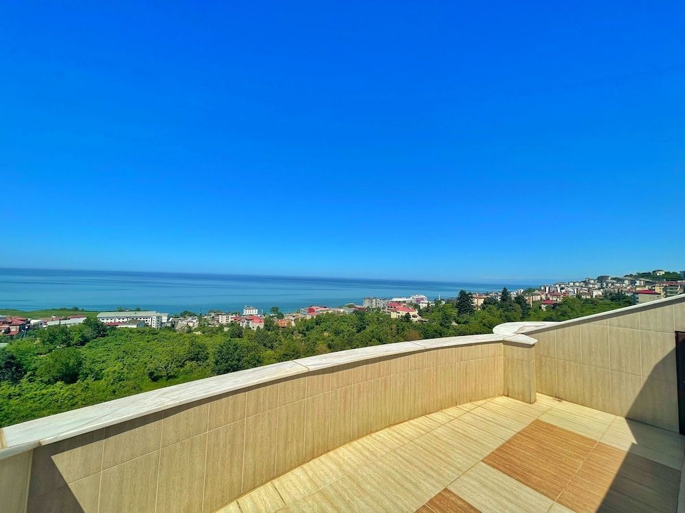 undefined LUSTRA GARDEN SUITE 3