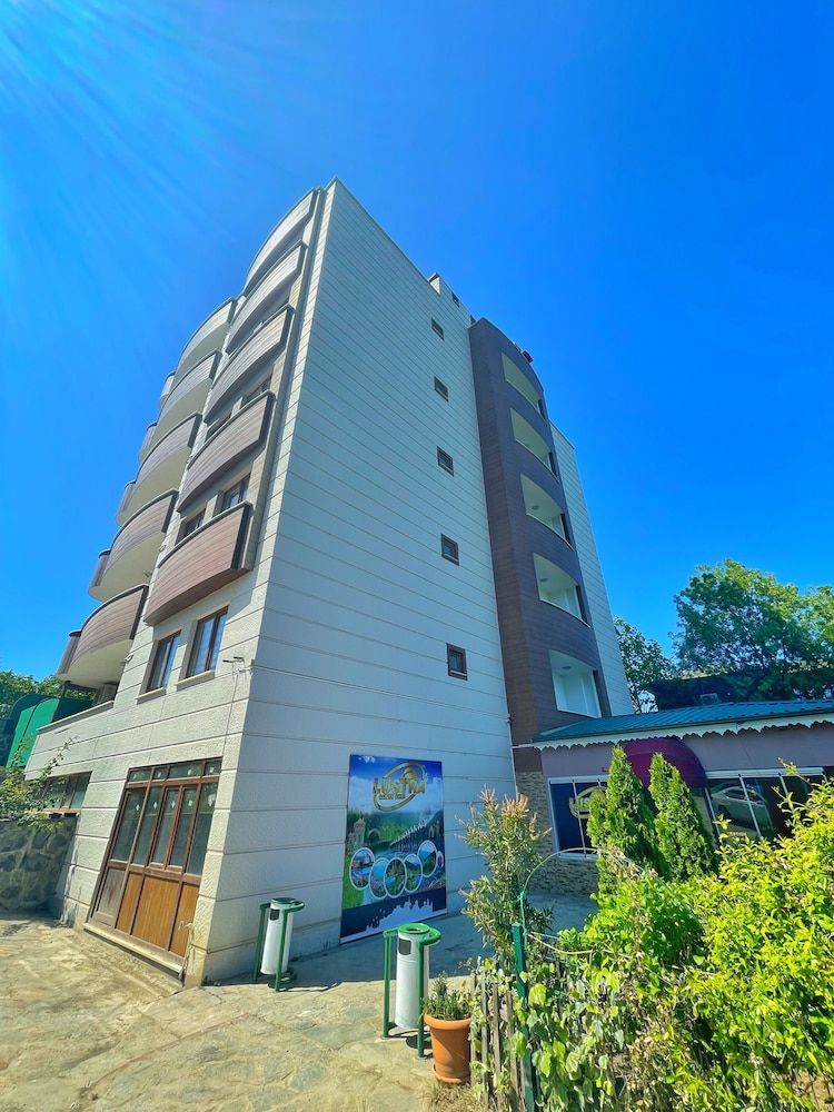 undefined LUSTRA GARDEN SUITE 5