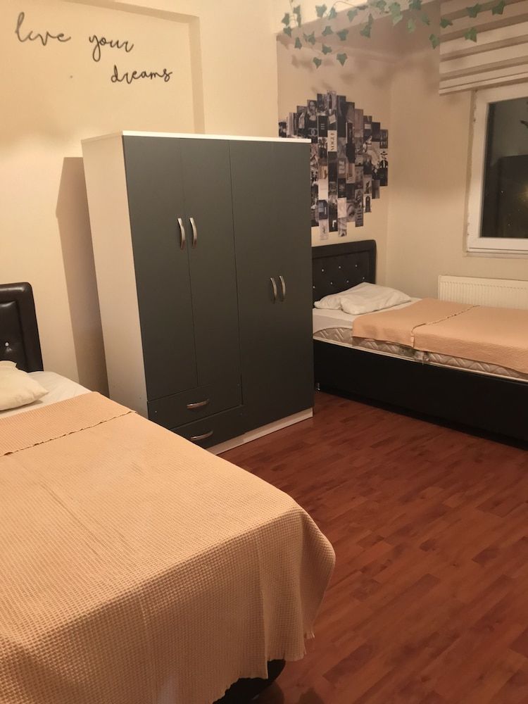 undefined Karabina Green Apart 8