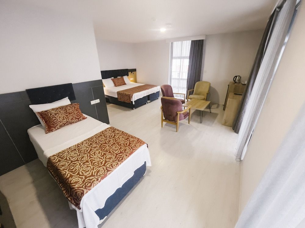 undefined Hann Otel 4