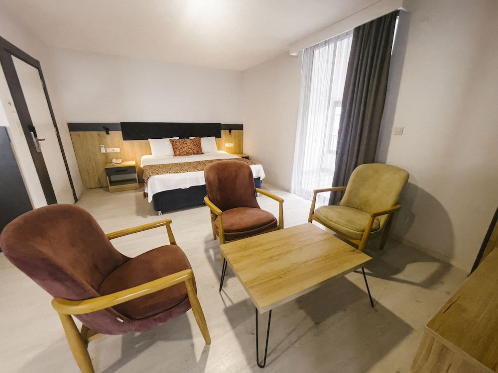 undefined Hann Otel 5