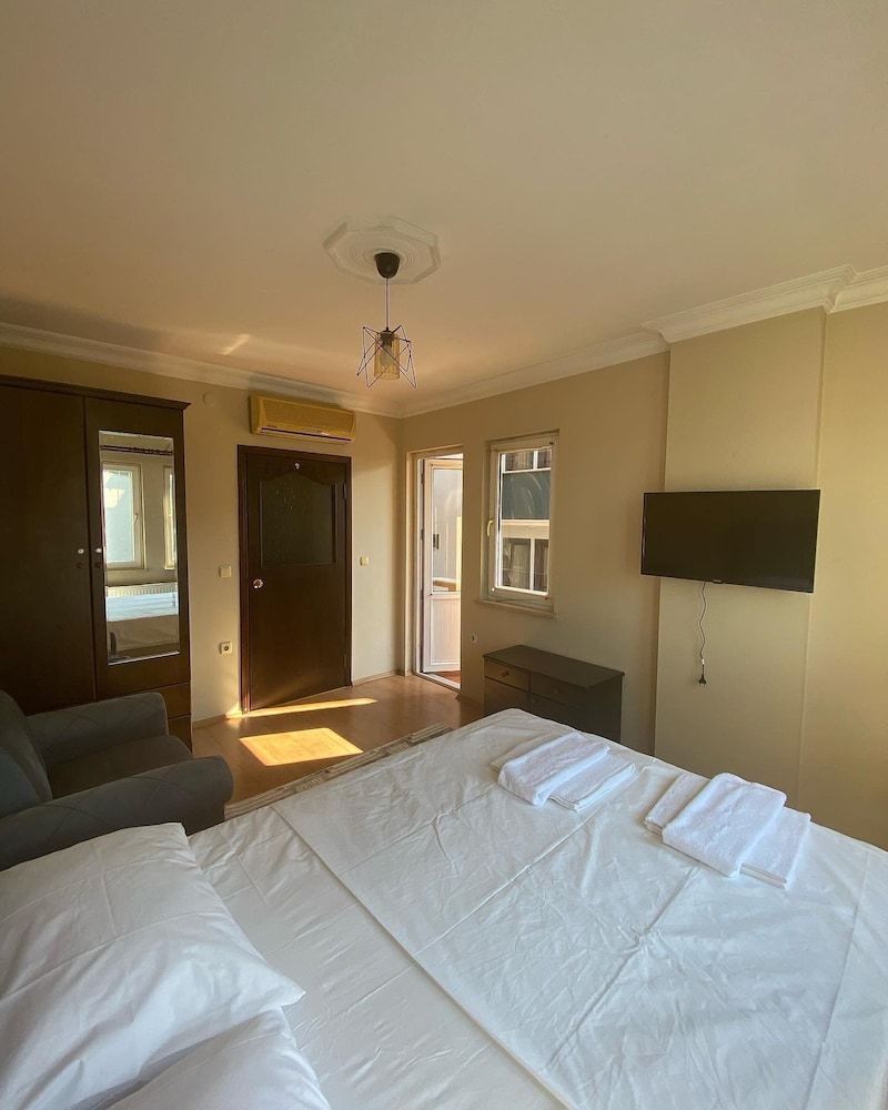 undefined DS SUITE 8