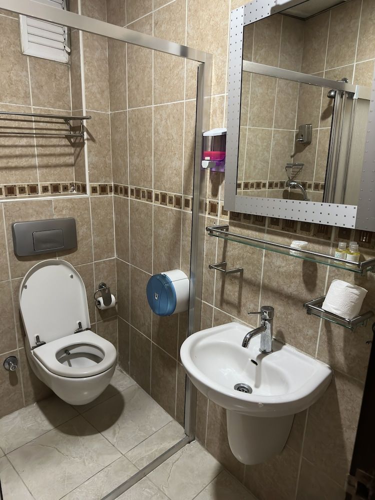 Ganita Life Hotel Deluxe Room 7