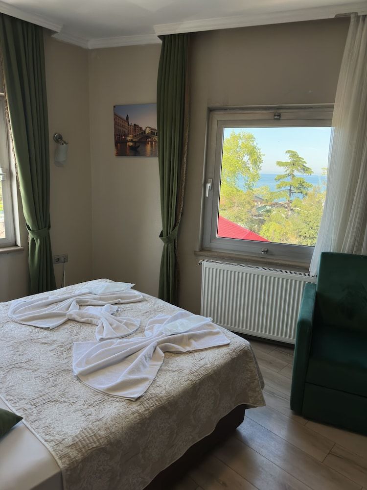 Ganita Life Hotel Deluxe Room 2