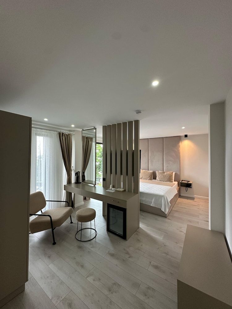 undefined The Deck Otel 3