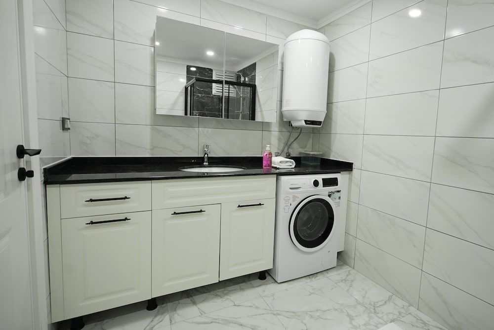 undefined Atlal Apart 10