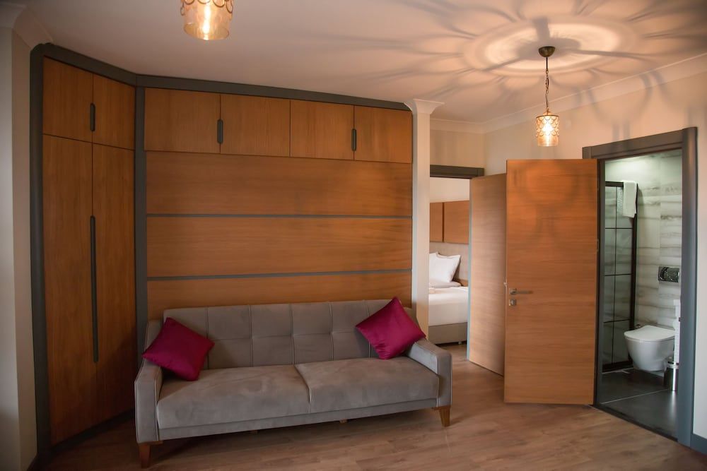 Ceneviz Suit Hotel Apartment, 1 Bedroom, Kitchenette, City View 16