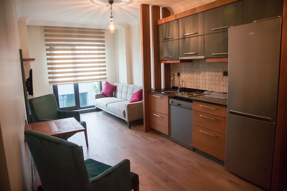 Ceneviz Suit Hotel Apartment, 1 Bedroom, Kitchenette, City View 10