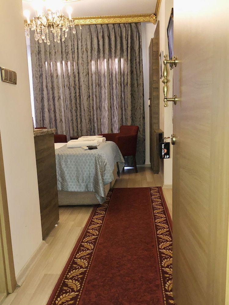 Borancik Suites Superior Room 6