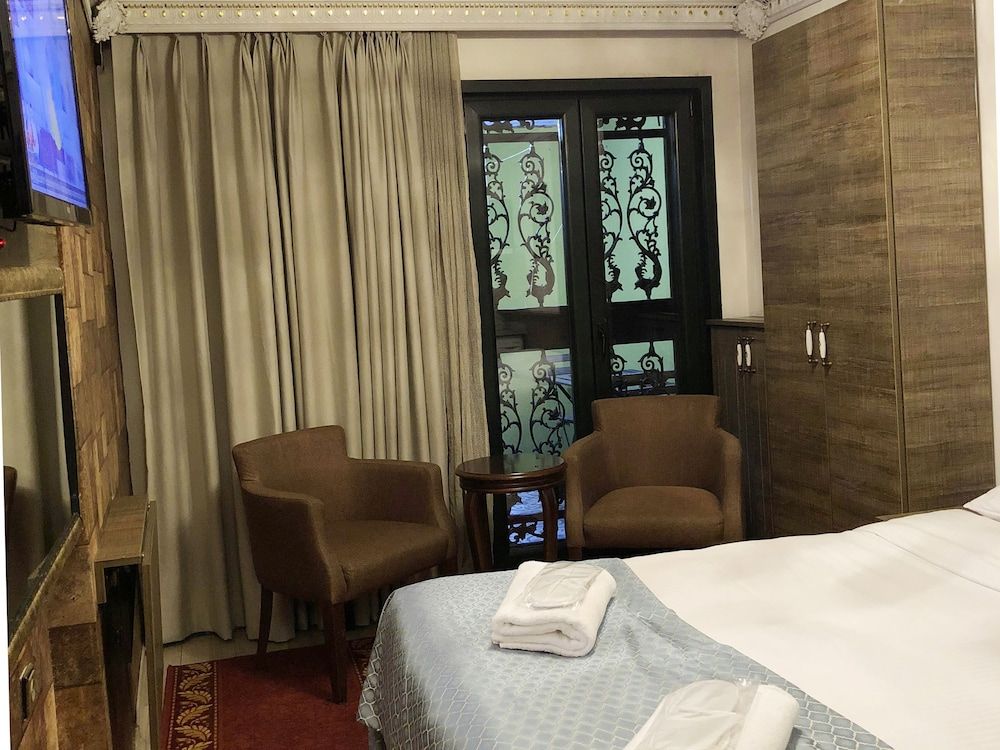 undefined Borancik Suites 9