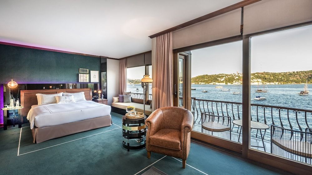Penthouse Bosphorus Suite