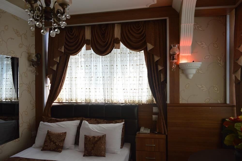 undefined Grand Gross Hotel