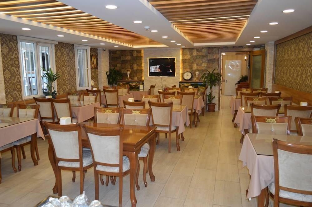 undefined Grand Gross Hotel 5