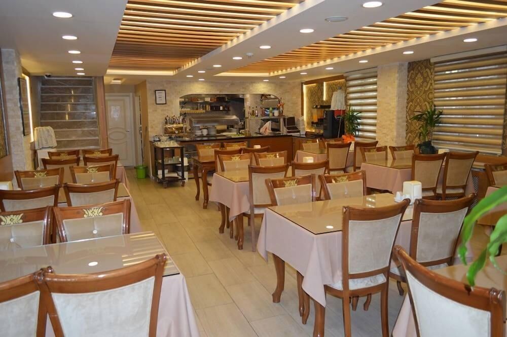 undefined Grand Gross Hotel 6