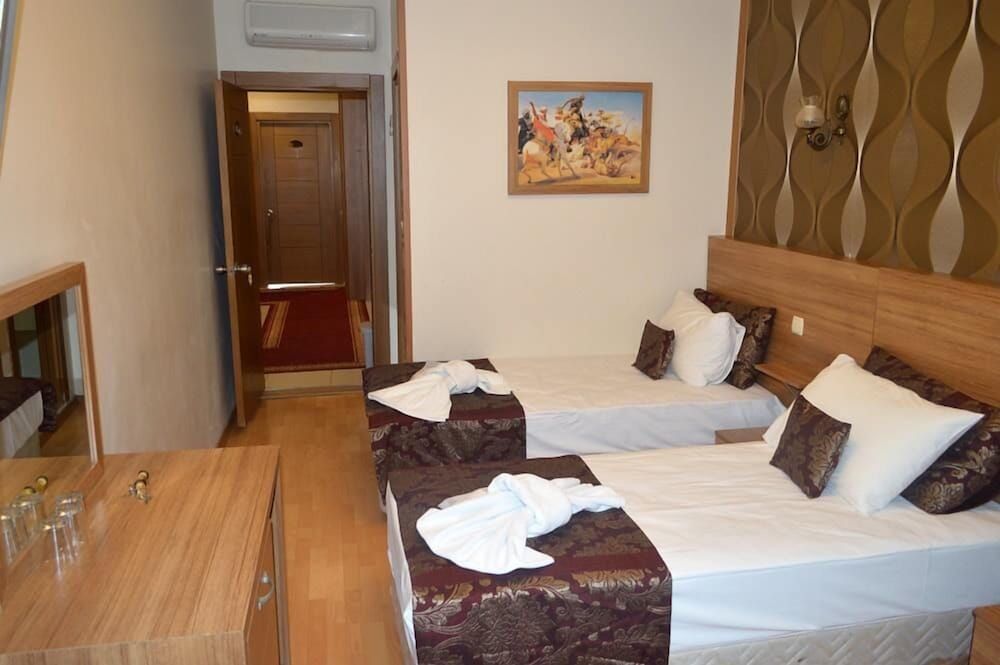 undefined Grand Gross Hotel 2