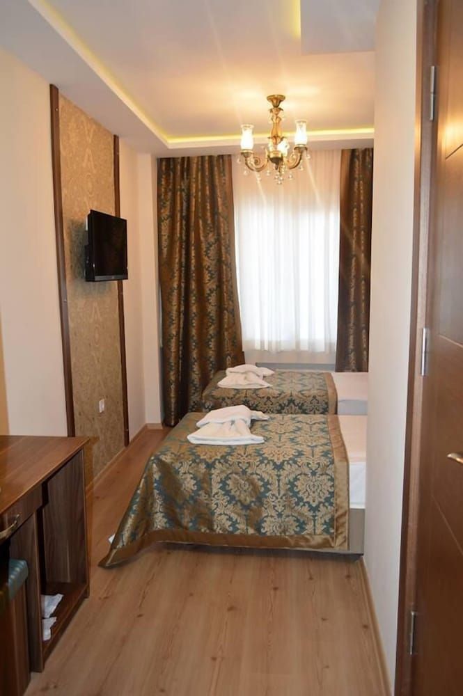 Grand Gross Hotel Standard Double or Twin Room, 1 Double or 2 Twin Beds