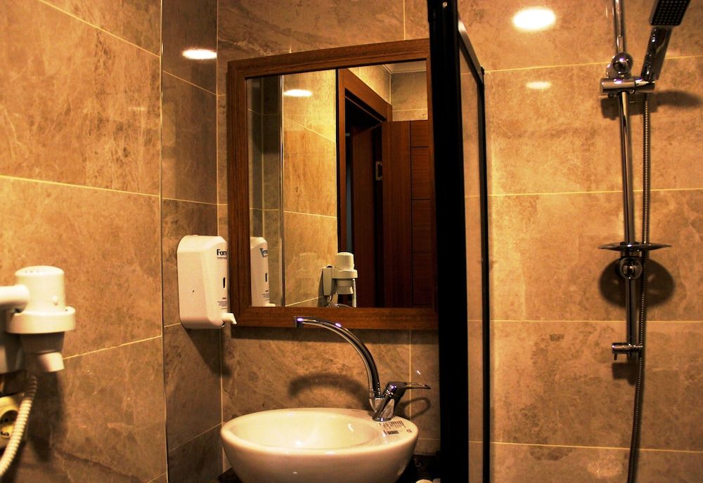 undefined Grand Gross Hotel 10