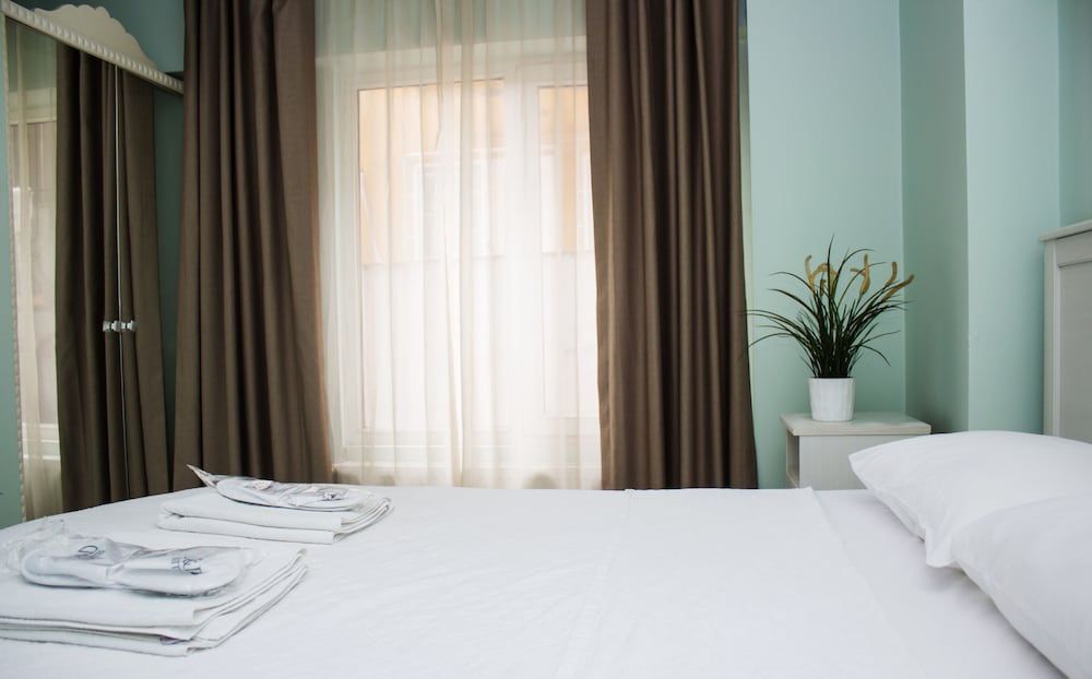 undefined D&D Suites 4