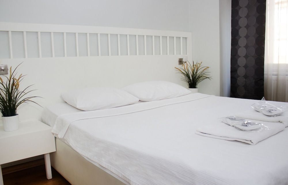 undefined D&D Suites 6