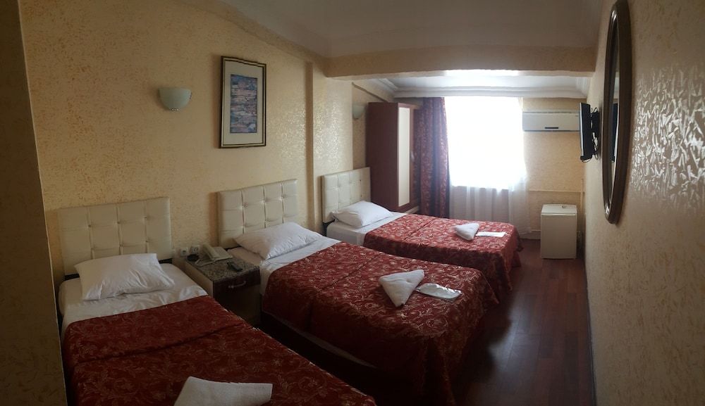 Florin Hotel Basic Double Room, 2 Twin Beds 6