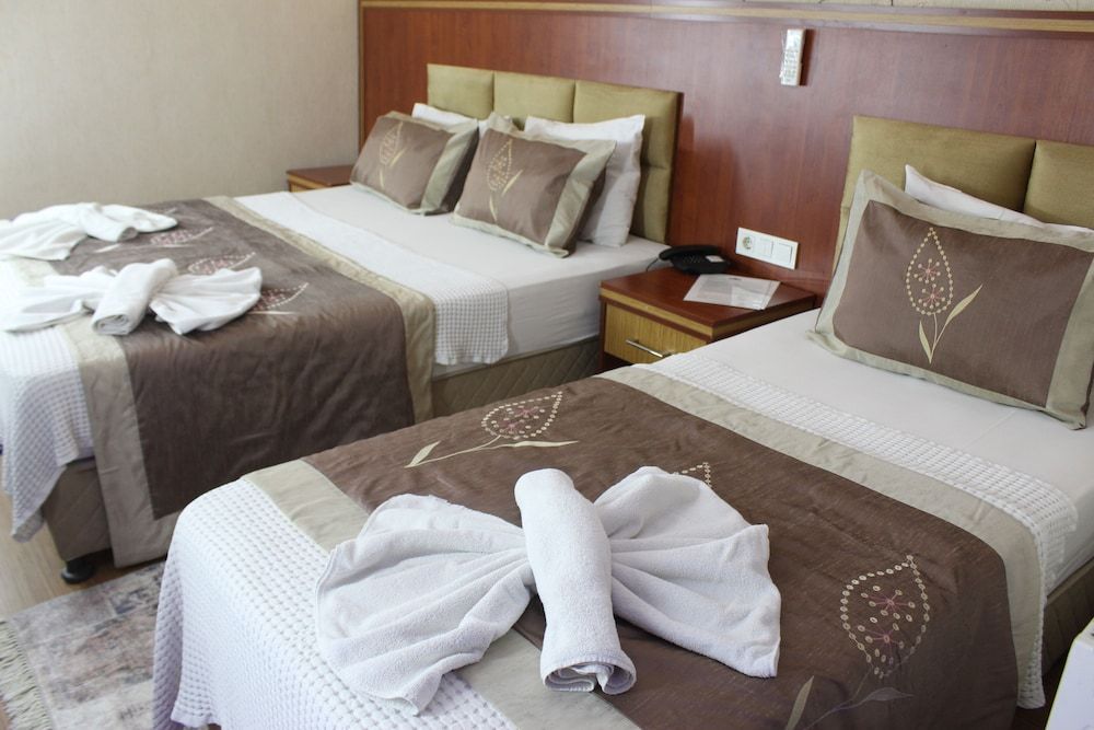 Hermanos Hotel Standard Double Room 8