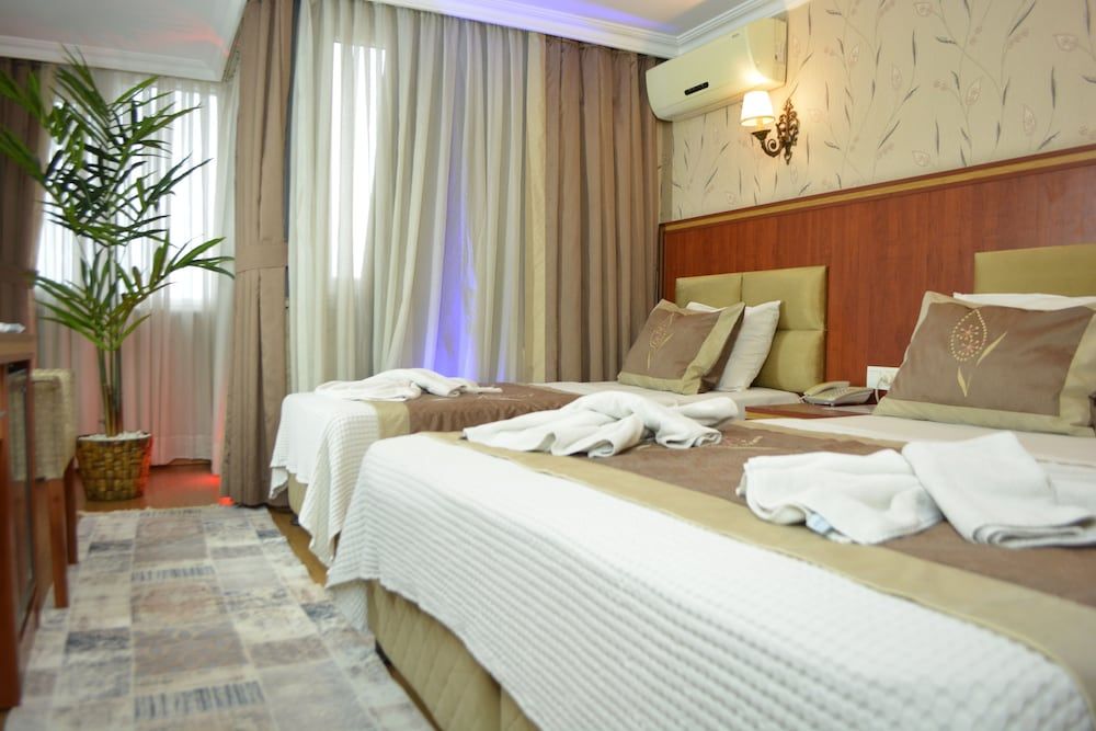 undefined Hermanos Hotel 10