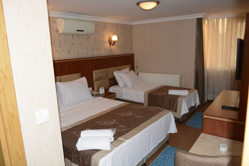 Hermanos Hotel Standard Double Room 8