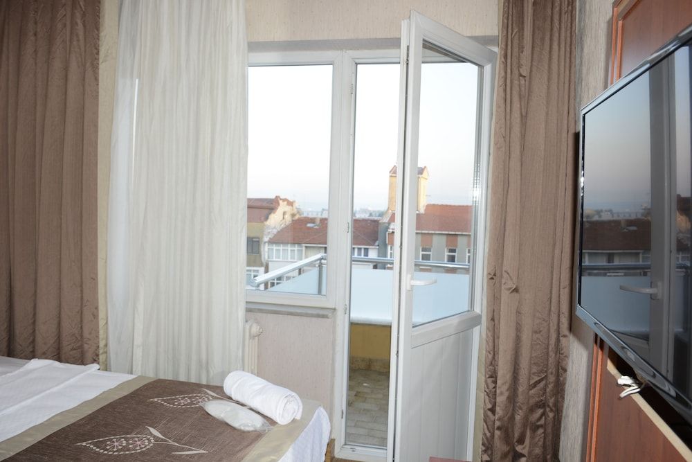 Hermanos Hotel Standard Double Room 13