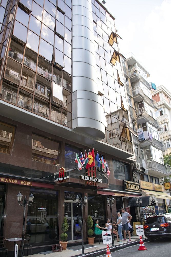 undefined Hermanos Hotel 4