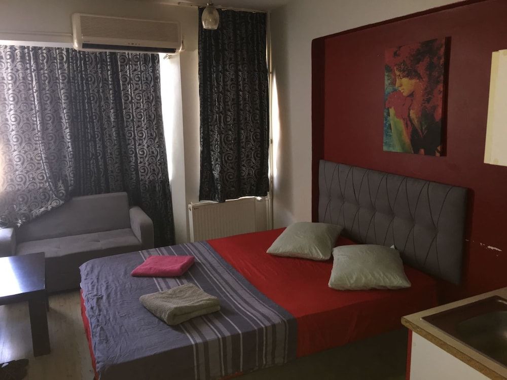Guven Suit Otel Quadruple Room 4