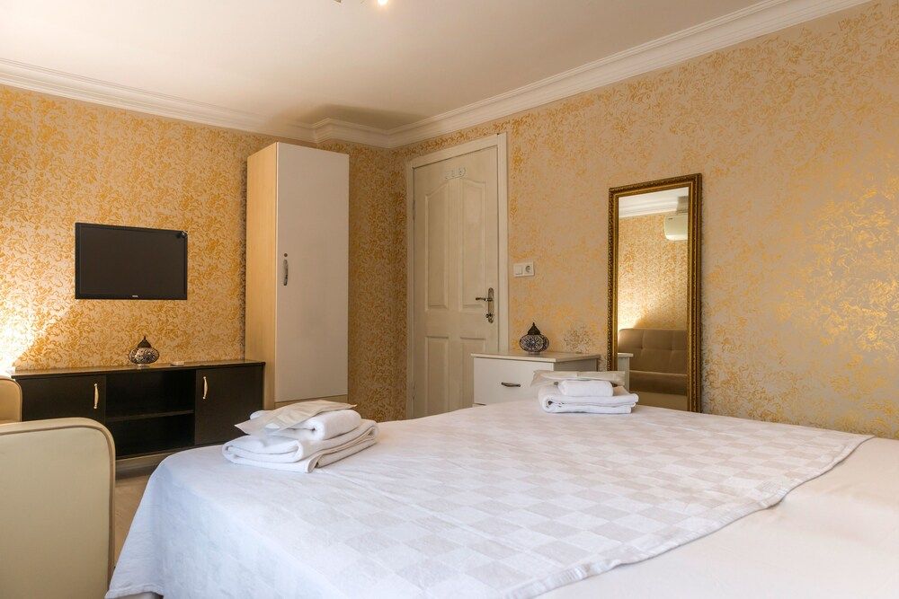 undefined Splendor Suite 7