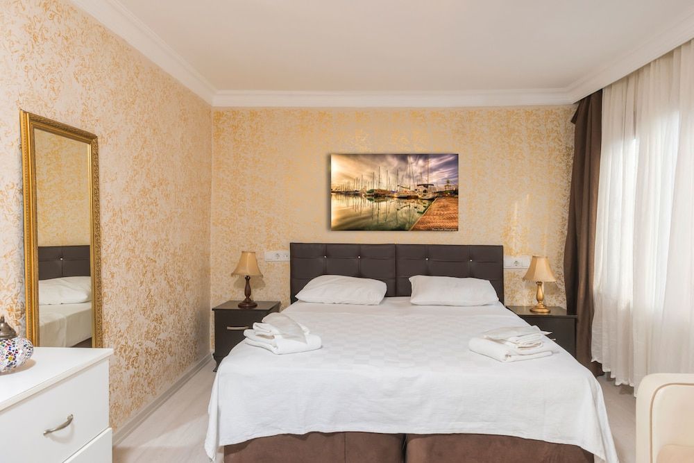 undefined Splendor Suite 8