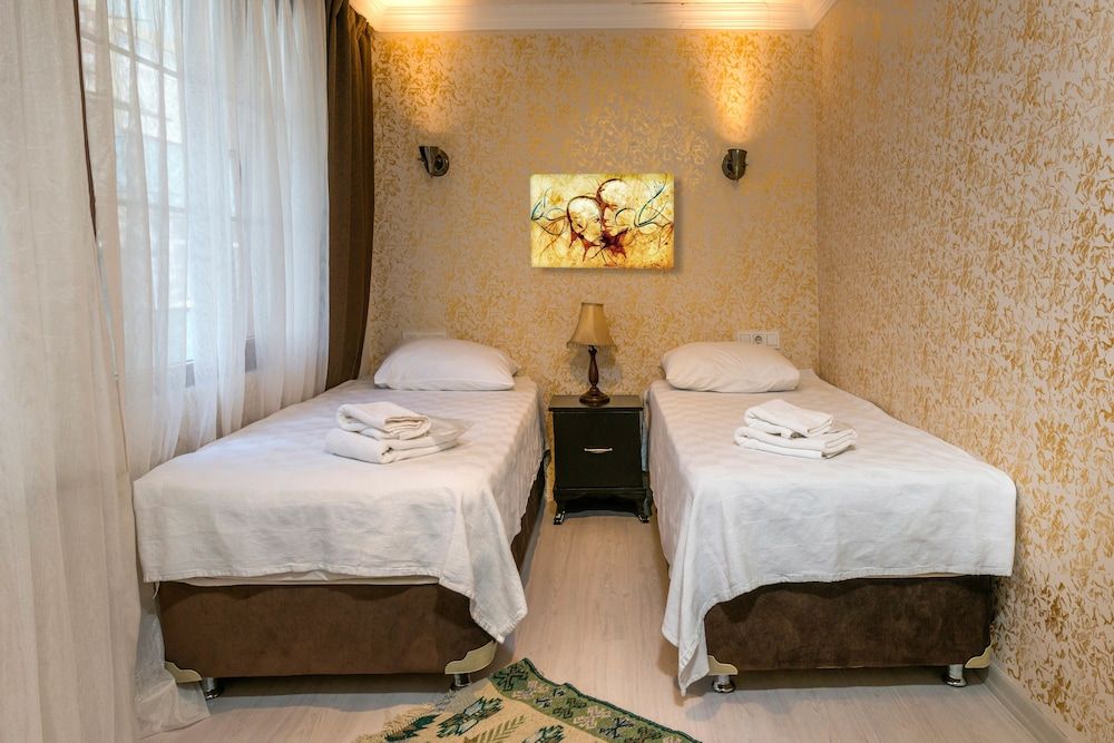 undefined Splendor Suite 10