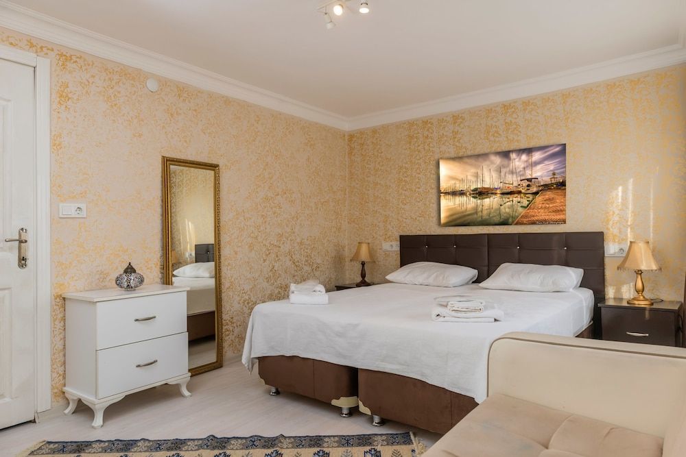 undefined Splendor Suite 6